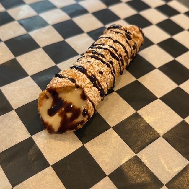 Cannoli.